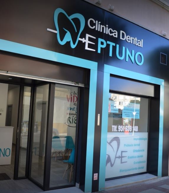 Estética dental en Málaga Clínica dental Neptuno